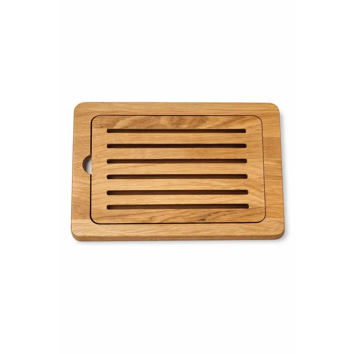 Dębowa deska do krojenia pieczywa Krystyna 30 × 24 × 2,5 cm z kratką na okruchy, widok z góry